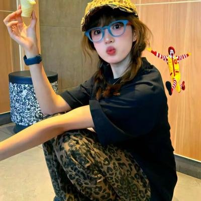 督军你家奶团背着黄金来旺家了